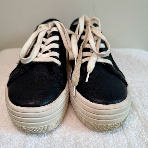 Steve Madden Bobbi30 women’s 90s style faux leather platform sneaker size 9M - Picture 3 of 10